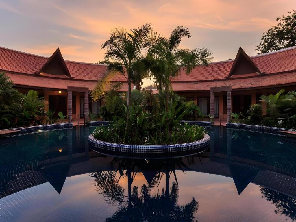 Angkor Village Resort & Spa Siem Reap Exterior photo